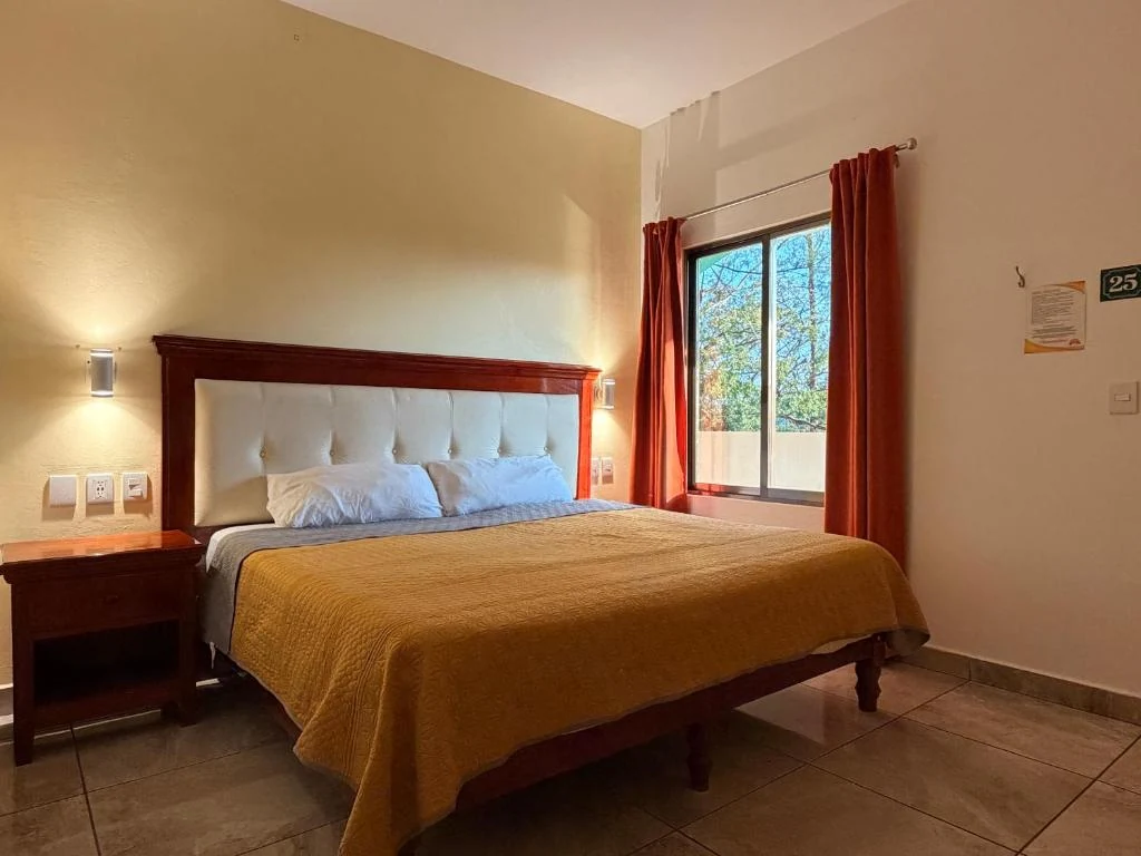 A glimpse inside - Hotel Mirador Santiago 1